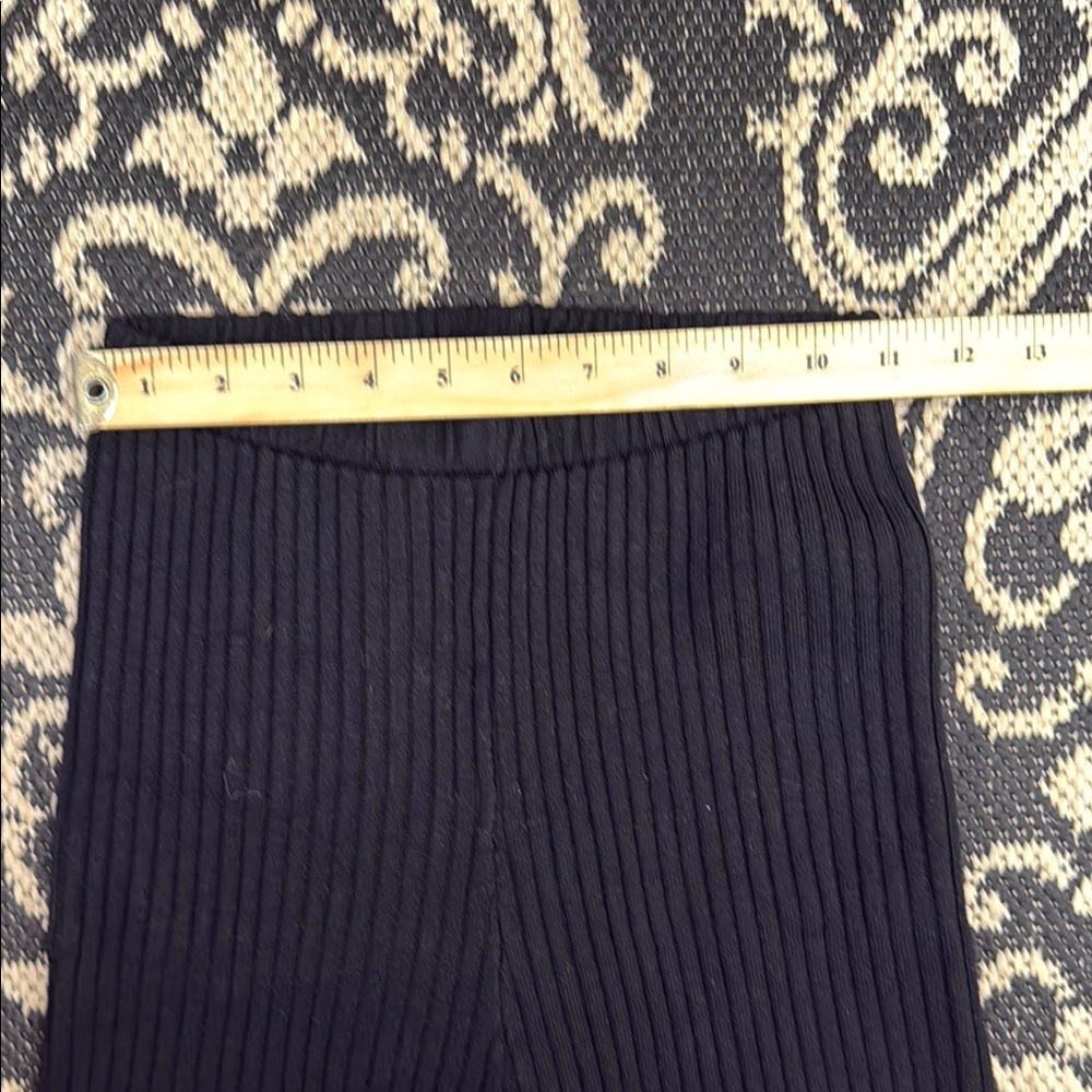 437 CANADA Black Ribbed Knit biker Shorts medium Euc - Picture 8 of 10